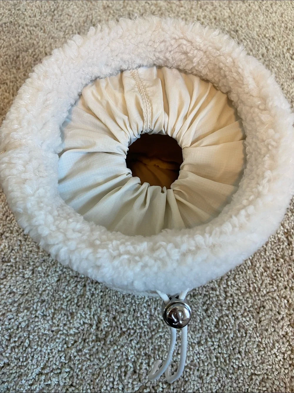 Lululemon • Crossbody Bucket Bag Fleece 2.5L White Opal